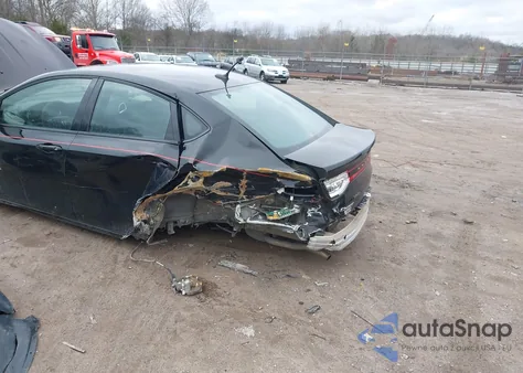 2015 Dodge Dart Sxt z USA, uszkodzony, nr VIN 1C3CDFBB9FD181981